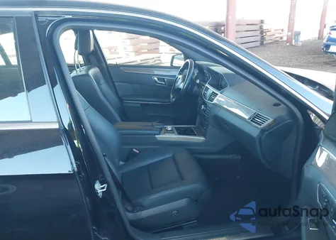 2011 Mercedes-Benz E 350 4Matic z USA, uszkodzony, nr VIN WDDHF8HB0BA432788